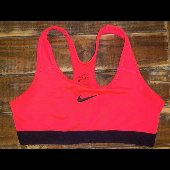 Women’s Nike Bra - Picture 1 of 3